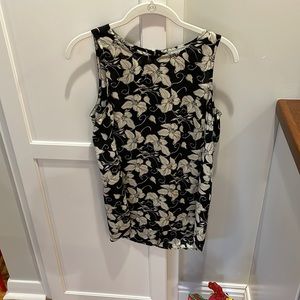 Daniel Rainn sleeveless top - so pretty - black and cream